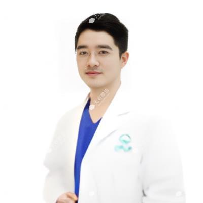 许满鹏